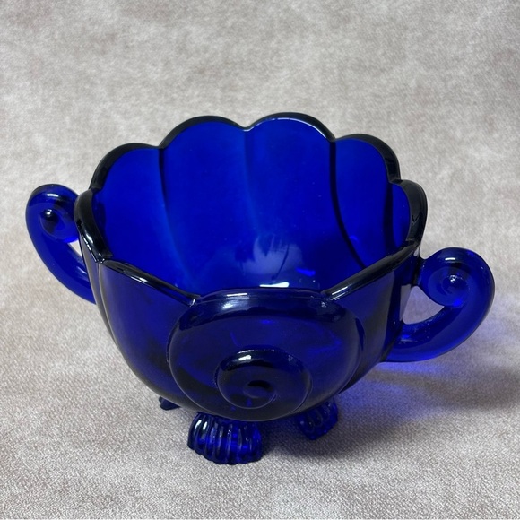 Cobalt Cambridge Glass Sea Shell Sugar Bowl Summit Reproduction - Picture 4 of 7